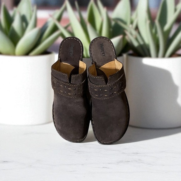 Born Brown Women's Suede Leather Studded Clogs Comfortable Slip On Mule Size 9 - Picture 3 of 9